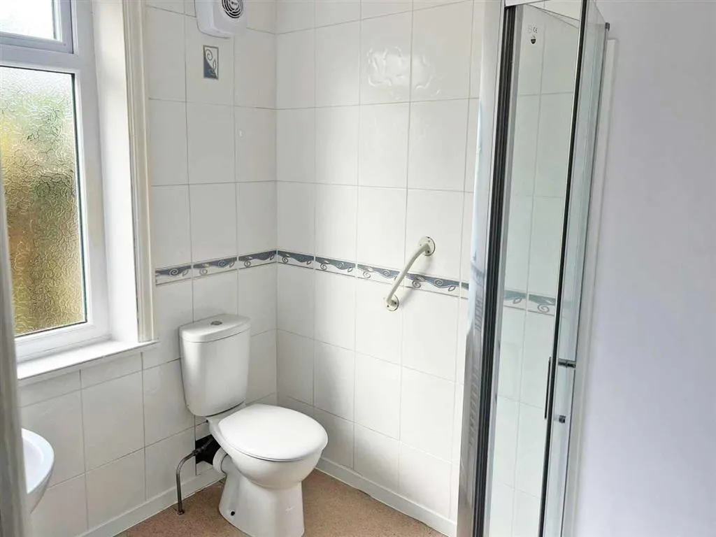 33, Hawes Drive, BRADFORD, West Yorkshire, BD5 9BB