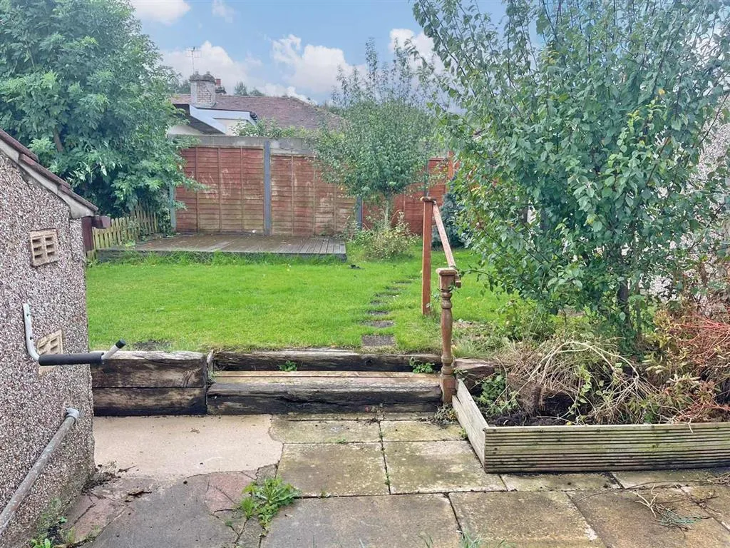 33, Hawes Drive, BRADFORD, West Yorkshire, BD5 9BB