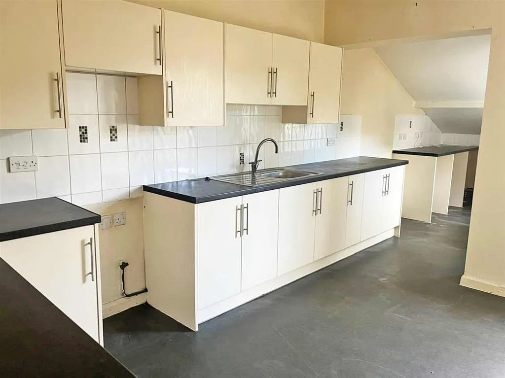 33, Hawes Drive, BRADFORD, West Yorkshire, BD5 9BB