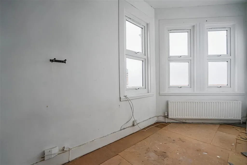 Flat 3, 59, Strathblaine Road, LONDON, SW11 1RG