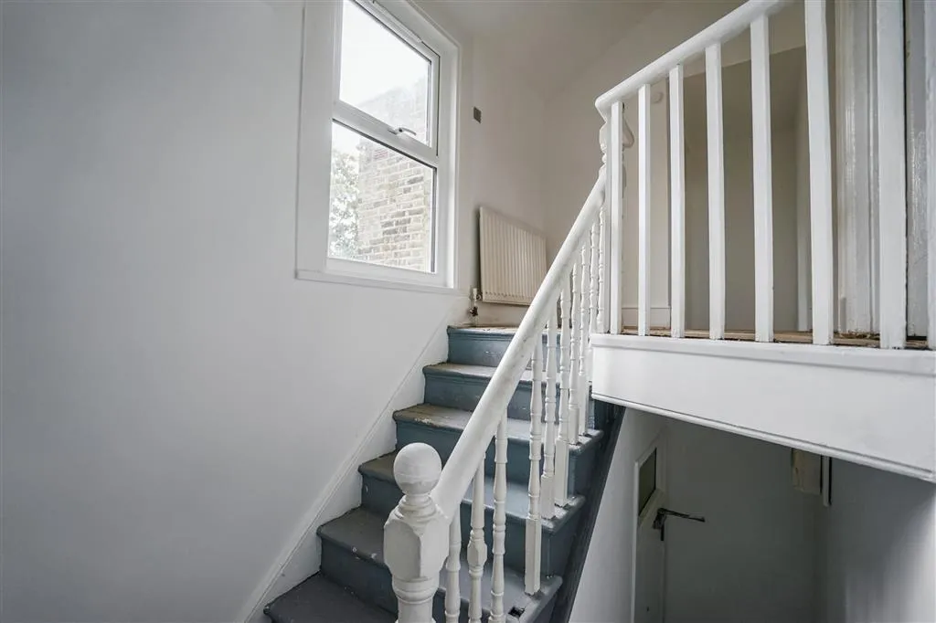 Flat 3, 59, Strathblaine Road, LONDON, SW11 1RG