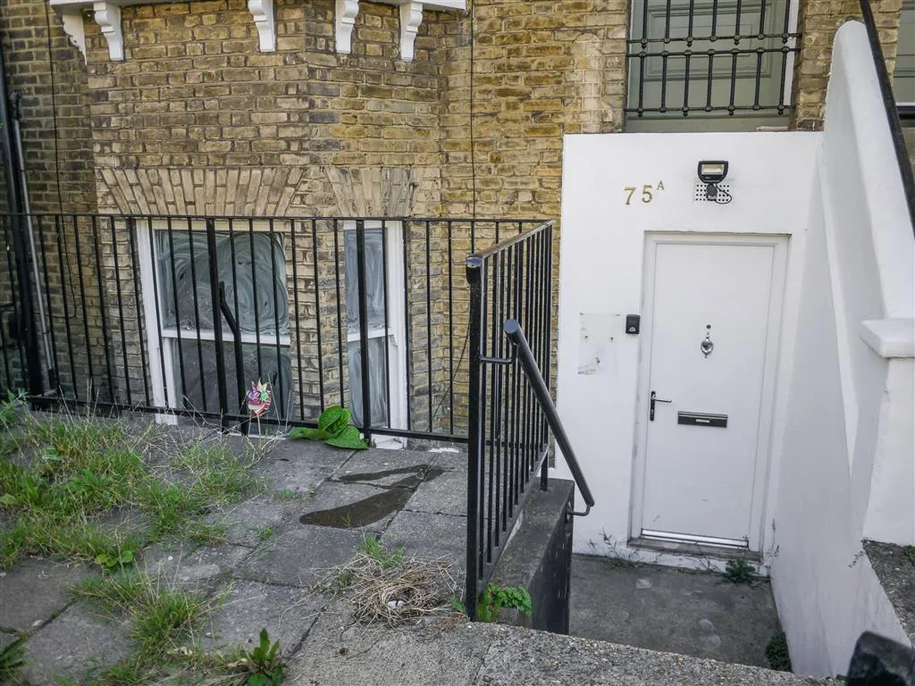 Flat A, 75 Ramsden Road, WANDSWORTH, London, SW12 8RA