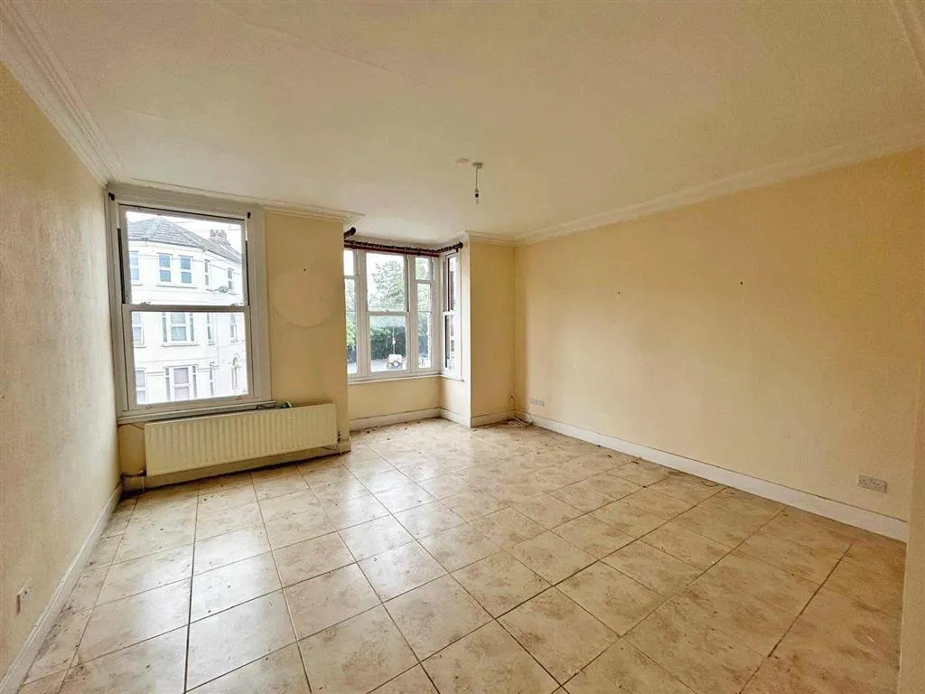 Flat 2, 20, Strathblaine Road, London, SW11 1RJ