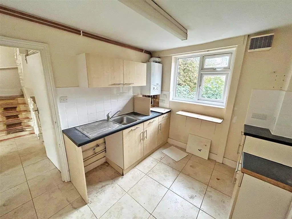 Flat 2, 20, Strathblaine Road, London, SW11 1RJ