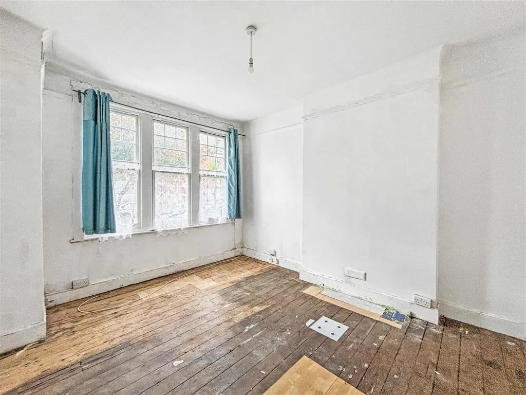 Flat A, 60, Rathcoole Gardens, LONDON, Hornsey, N8 9NB