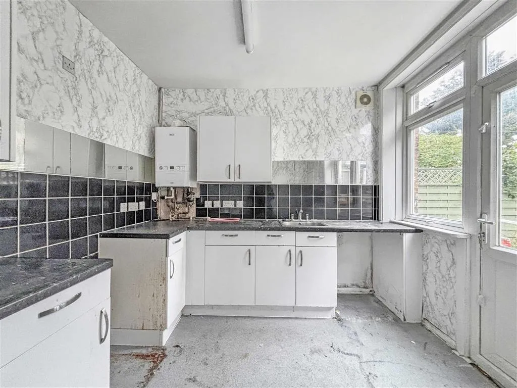 Flat A, 60, Rathcoole Gardens, LONDON, Hornsey, N8 9NB