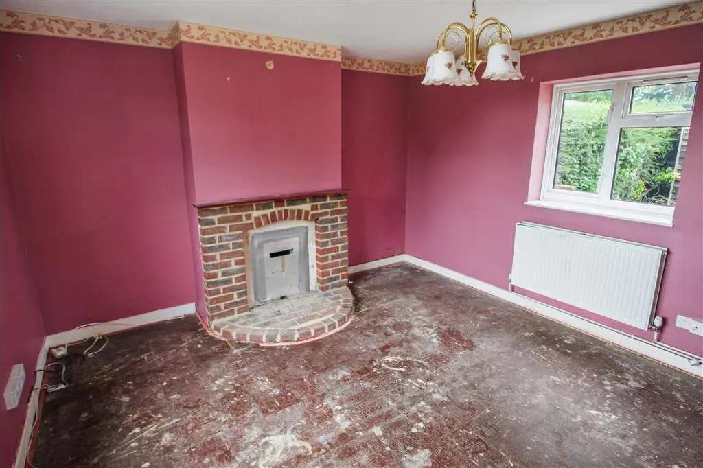 4, Wellington Gardens, BATTLE, East Sussex, TN33 0HD