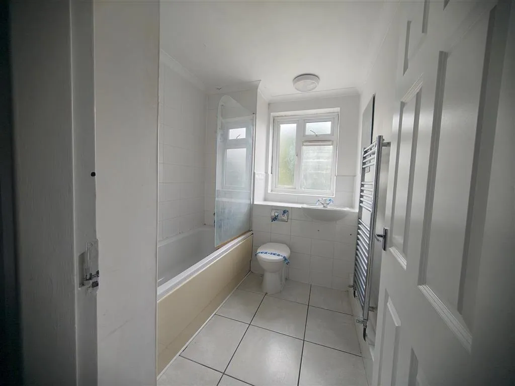 42, Homefield Gardens, TADWORTH, Surrey, KT20 5HP