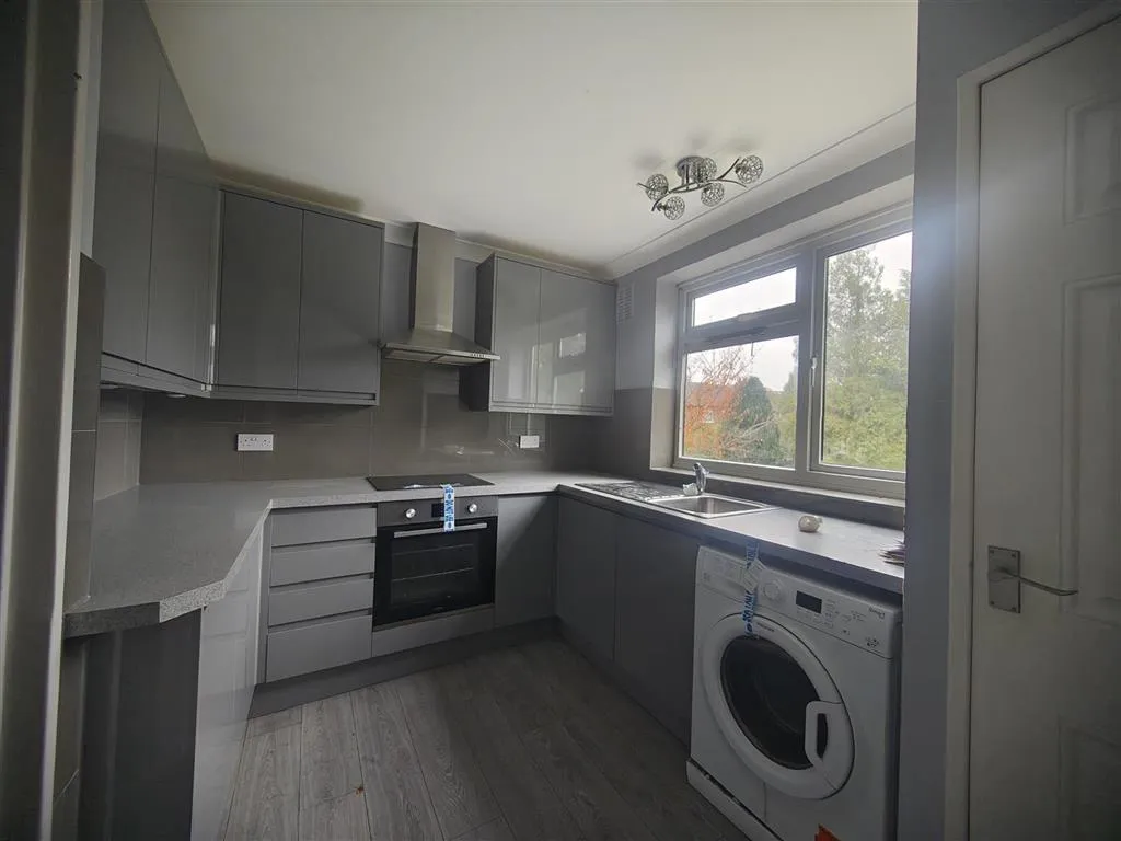42, Homefield Gardens, TADWORTH, Surrey, KT20 5HP