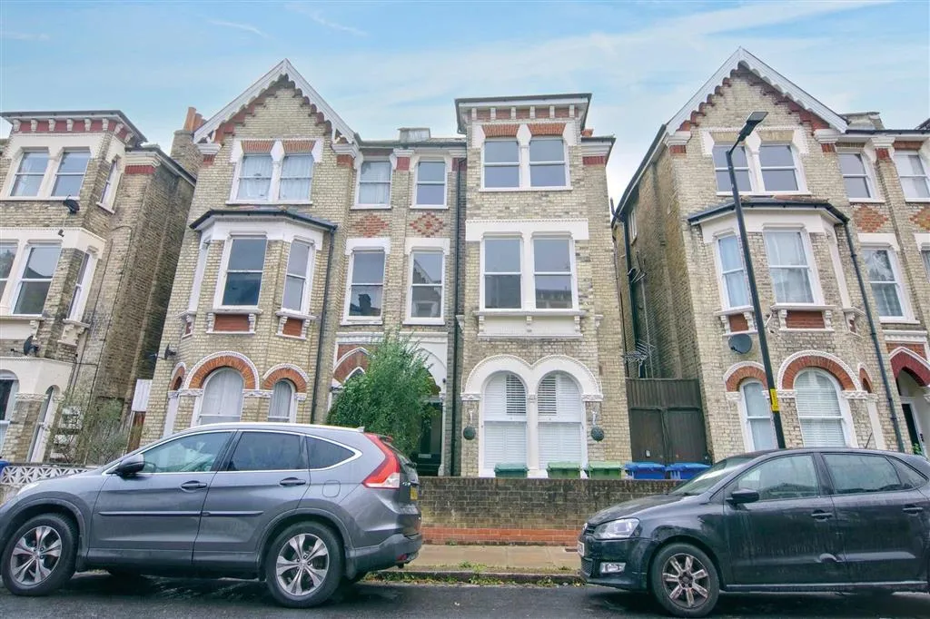 Flat B, 22, Oakhurst Grove, London, SE22 9AQ