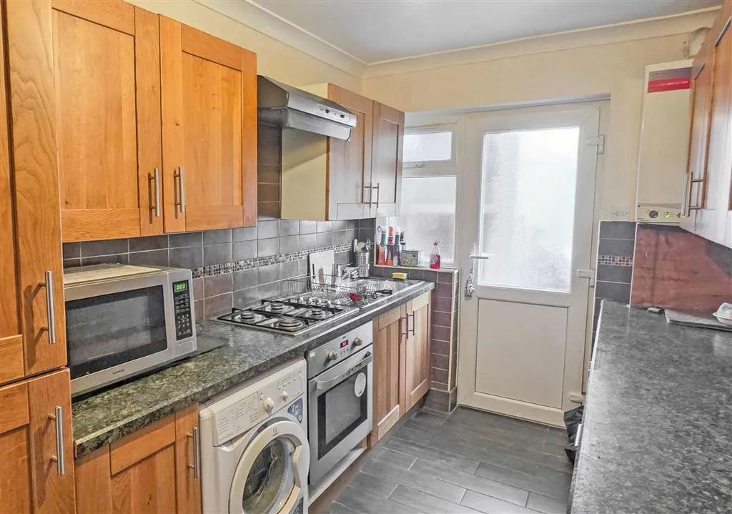 15, Third Avenue, WEMBLEY, Middlesex, HA9 8QE