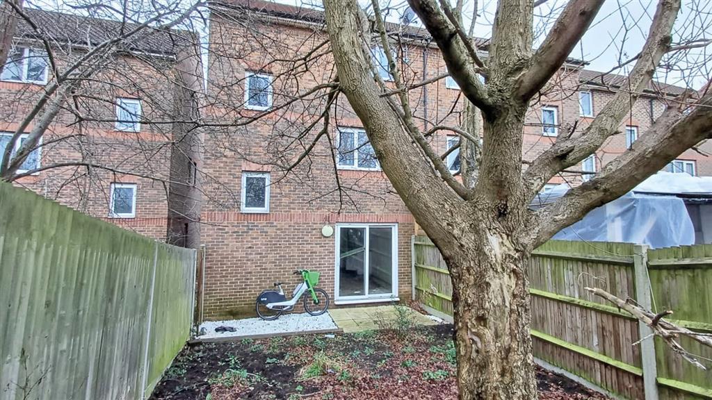 27, Hospital Way, London, SE13 6UF