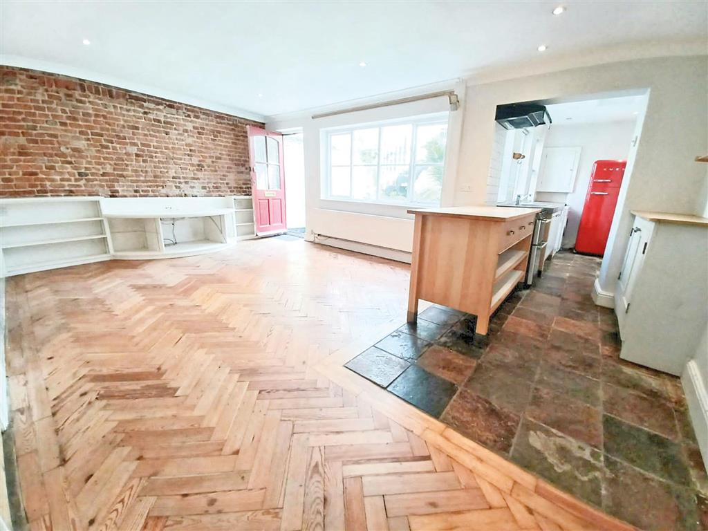 90b, Upper St. Giles Street, NORWICH, Norfolk, NR2 1LT