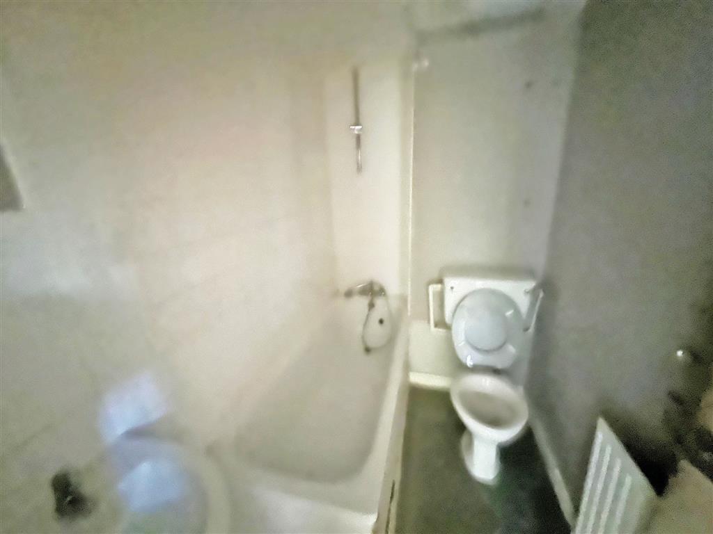 Flat C, 48, Lime Grove, London, W12 8EA