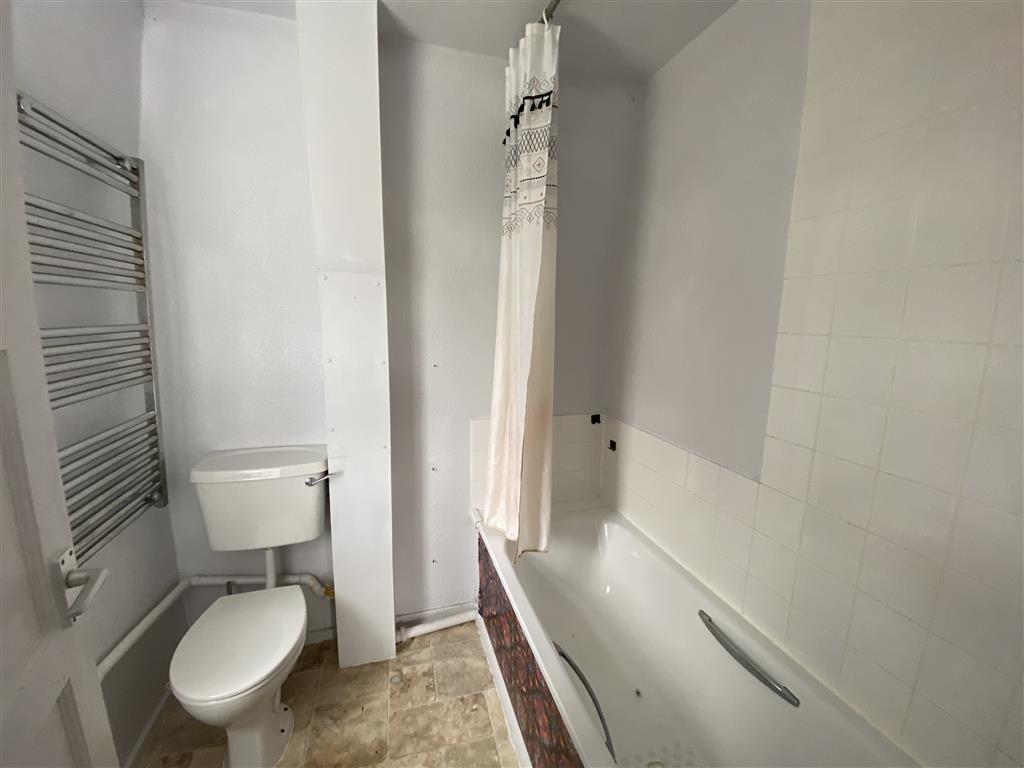 13, Macarthur Road, CHELTENHAM, Gloucestershire, GL54 3HS