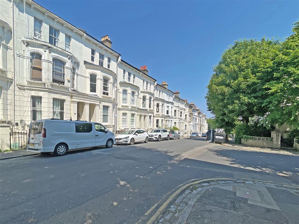 Flat 8, 8, Albert Road, BRIGHTON, East Sussex, BN1 3RL