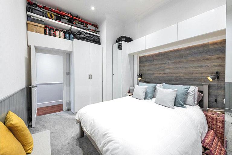 Flat 3, The Roundhouse, 2, North Side Wandsworth Common, London, SW18 2SS