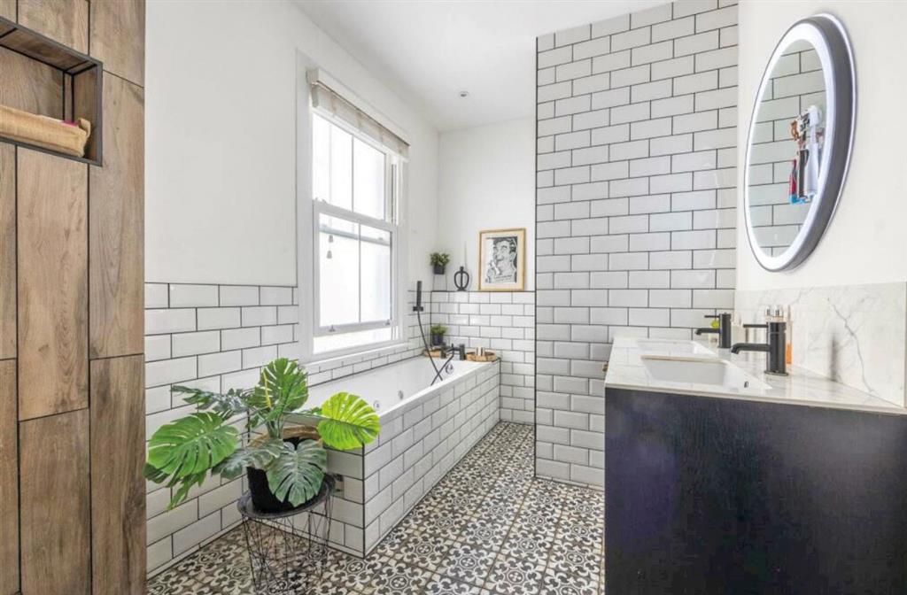 36, Ailsa Road, WESTCLIFF-ON-SEA, Essex, SS0 8BL
