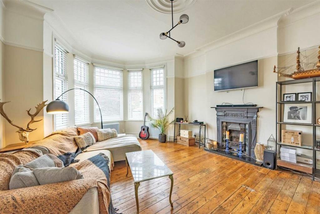 36, Ailsa Road, WESTCLIFF-ON-SEA, Essex, SS0 8BL