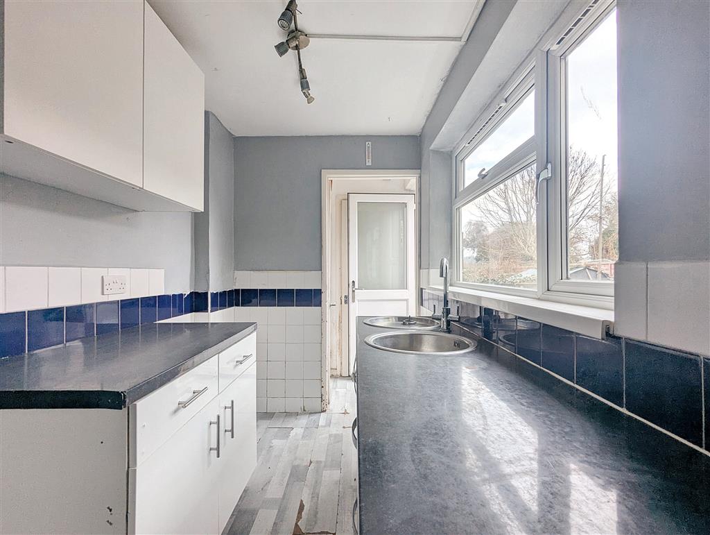 2 Upper Ruxley Cottages, Maidstone Road, SIDCUP, Kent, DA14 5AP