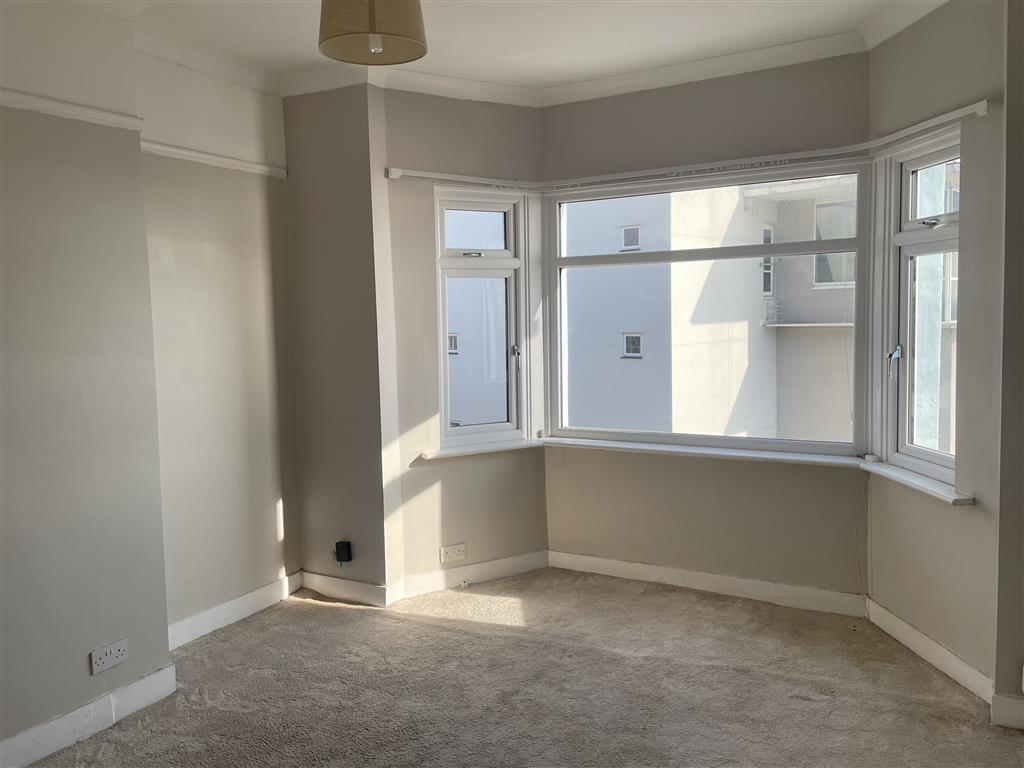 Flat 3, 9, San Remo Parade, WESTCLIFF-ON-SEA, Essex, SS0 7RD