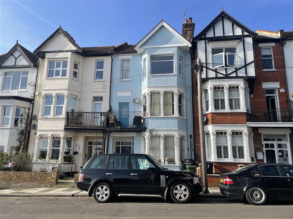 Flat 3, 9, San Remo Parade, WESTCLIFF-ON-SEA, Essex, SS0 7RD
