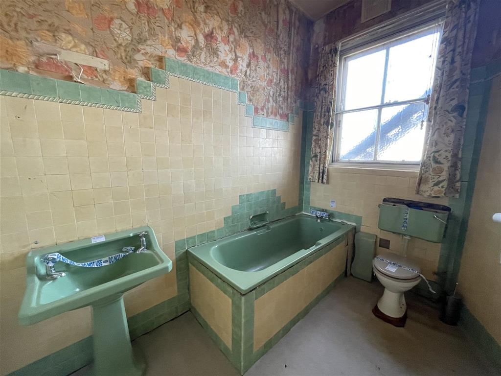 Flat 3, 32, St. Johns Road, EASTBOURNE, East Sussex, BN20 7JB