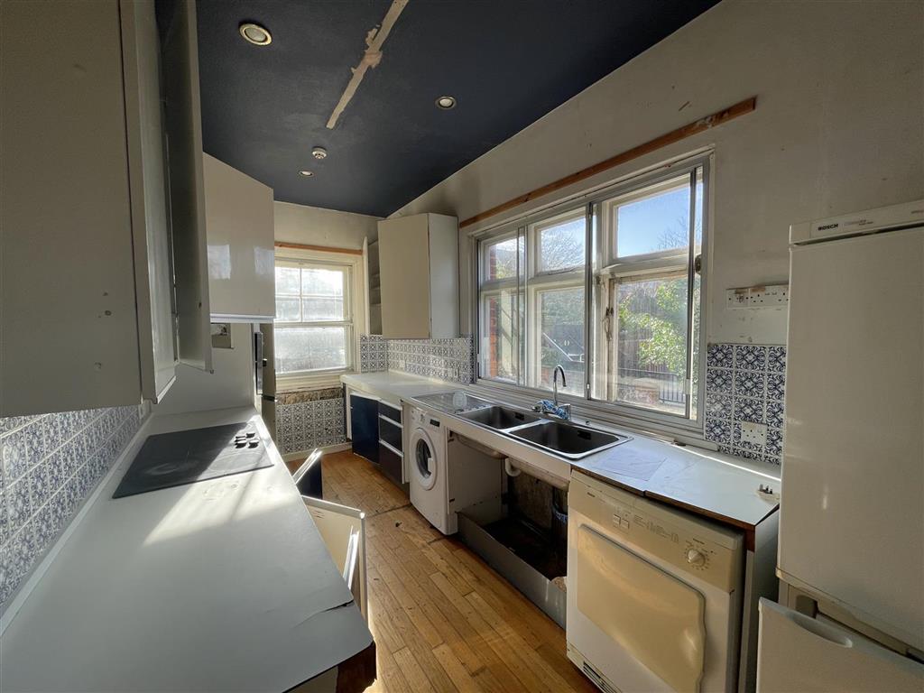 Flat 3, 32, St. Johns Road, EASTBOURNE, East Sussex, BN20 7JB