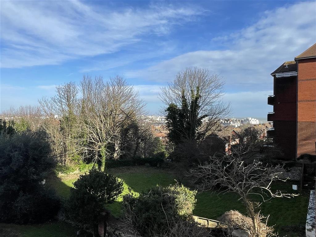 Flat 3, 32, St. Johns Road, EASTBOURNE, East Sussex, BN20 7JB
