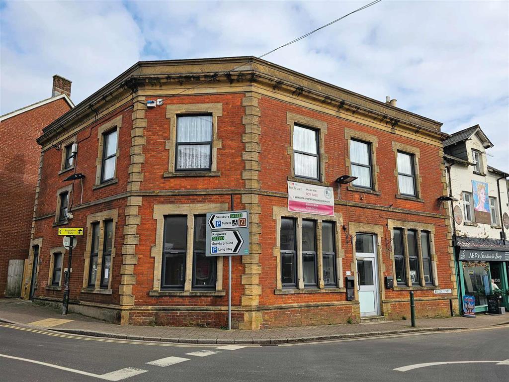 1, Bridge Street, FORDINGBRIDGE, Hampshire, SP6 1AH