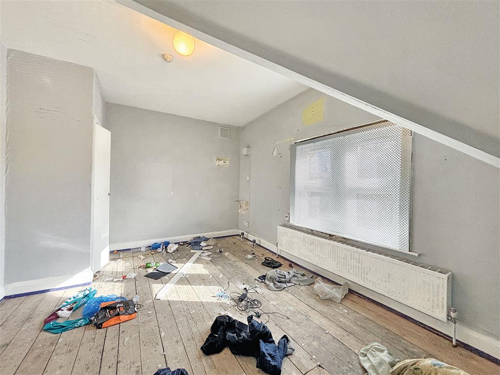 2, Endymion Road, London, N4 1EE