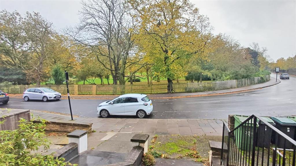 2, Endymion Road, London, N4 1EE
