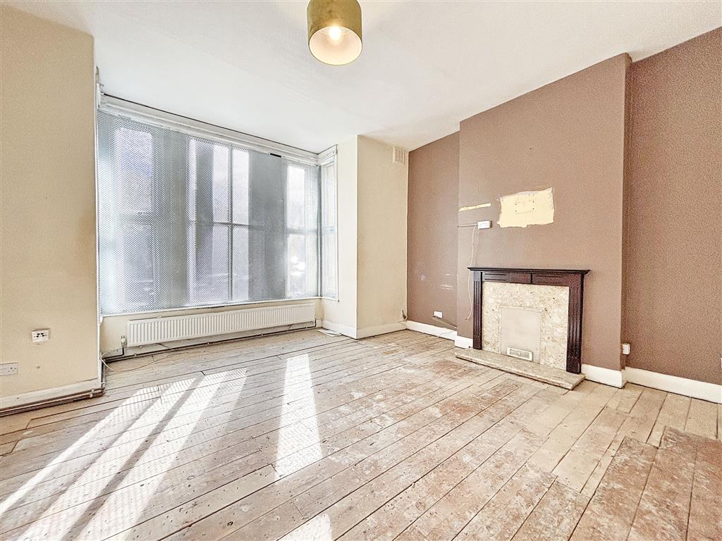 2, Endymion Road, London, N4 1EE
