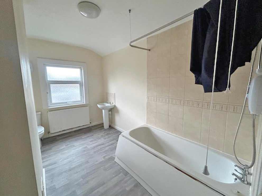32, High Street, HARROGATE, North Yorkshire, HG2 7JE