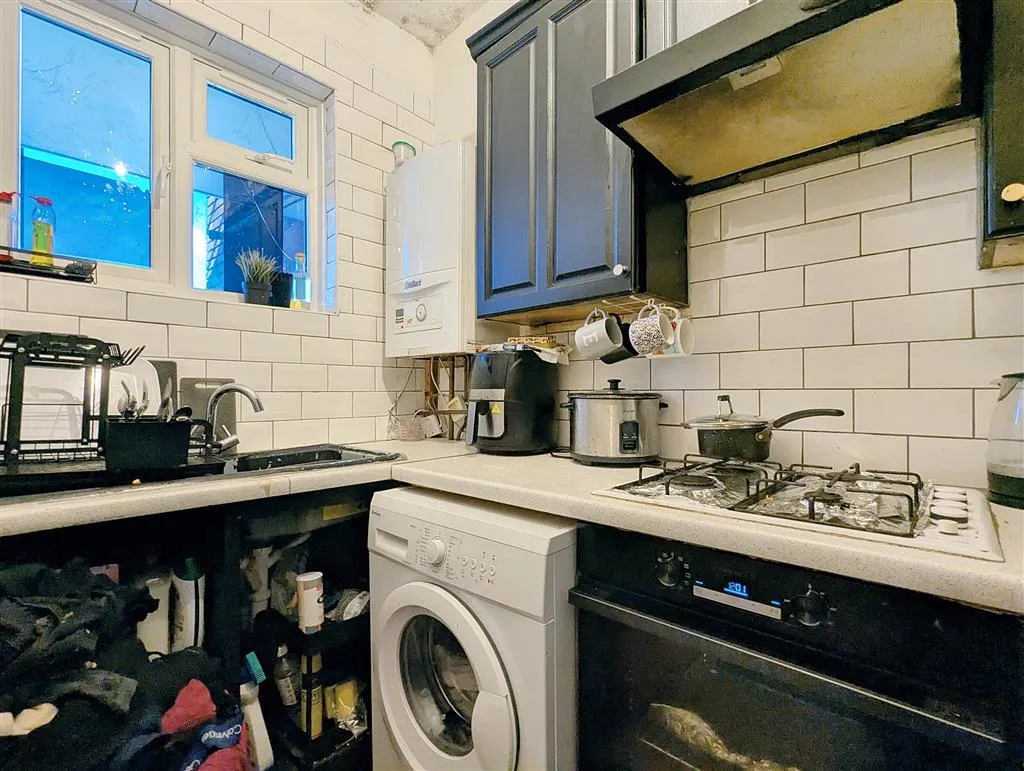 Flat 68, Rosehill Court, St. Helier Avenue, MORDEN, Surrey, SM4 6JT