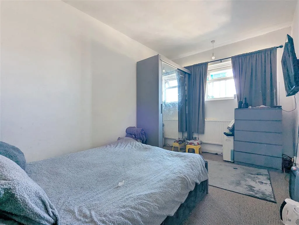 Flat 68, Rosehill Court, St. Helier Avenue, MORDEN, Surrey, SM4 6JT