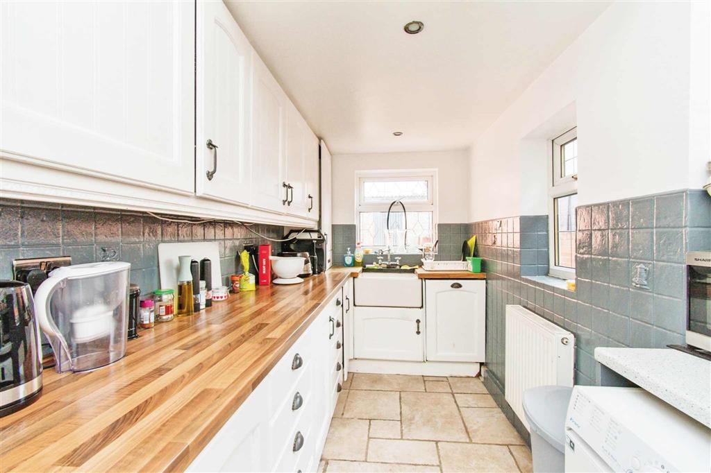 48, Smawthorne Lane, CASTLEFORD, West Yorkshire, WF10 4EW