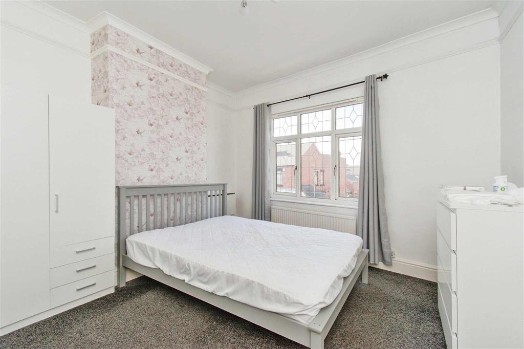 48, Smawthorne Lane, CASTLEFORD, West Yorkshire, WF10 4EW