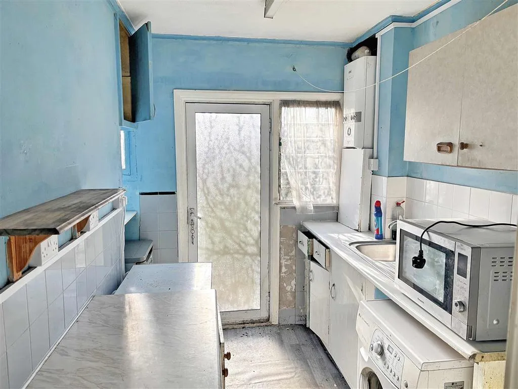 91, Shakespeare Drive, WESTCLIFF-ON-SEA, Essex, SS0 9AA