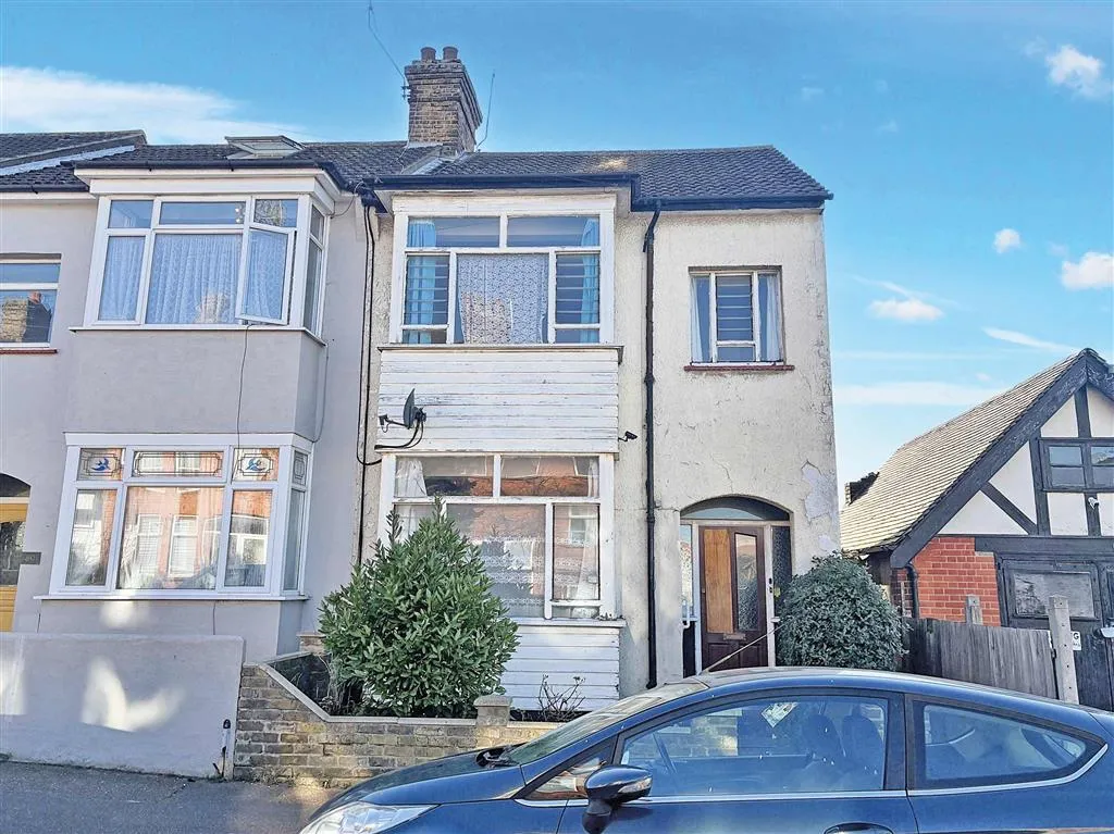 91, Shakespeare Drive, WESTCLIFF-ON-SEA, Essex, SS0 9AA