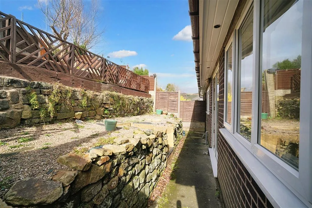 16, Temple Lane, LITTLEBOROUGH, Lancashire, OL15 9QH