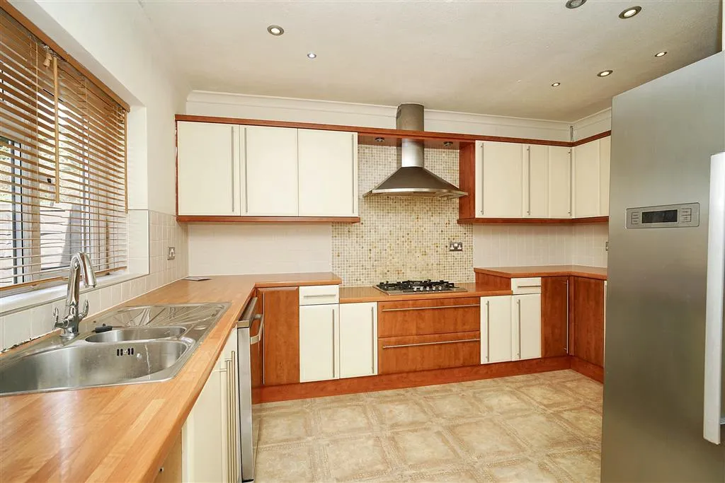 16, Temple Lane, LITTLEBOROUGH, Lancashire, OL15 9QH