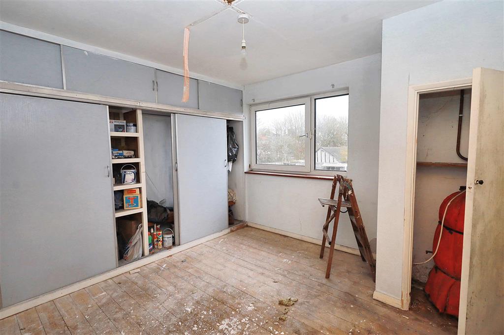 40, Thurso Close, ROMFORD, Essex, RM3 0YS