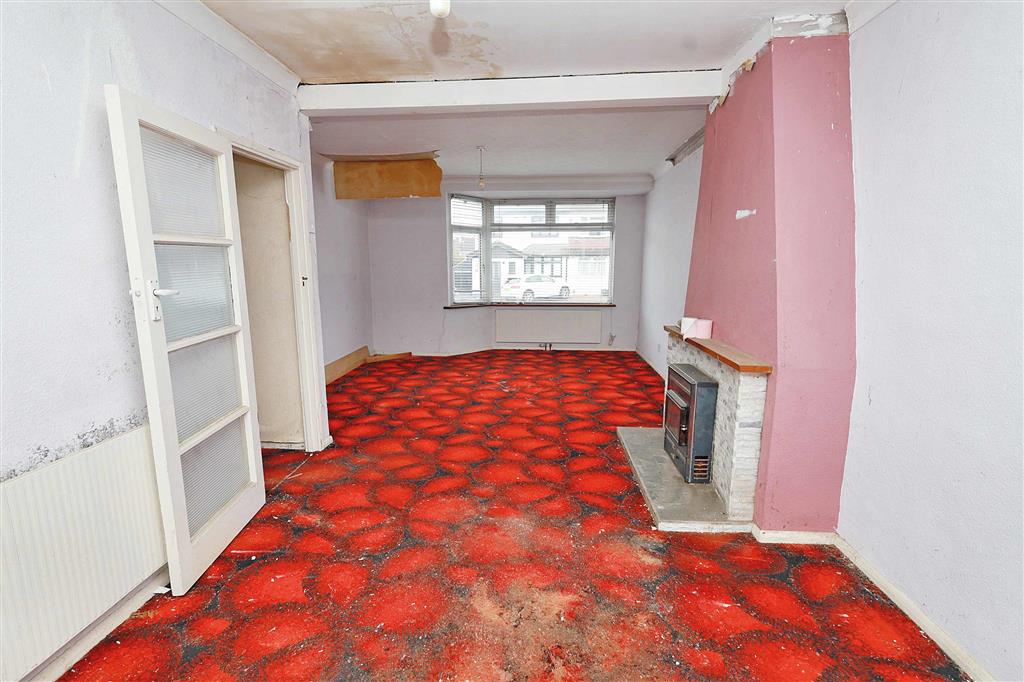 40, Thurso Close, ROMFORD, Essex, RM3 0YS