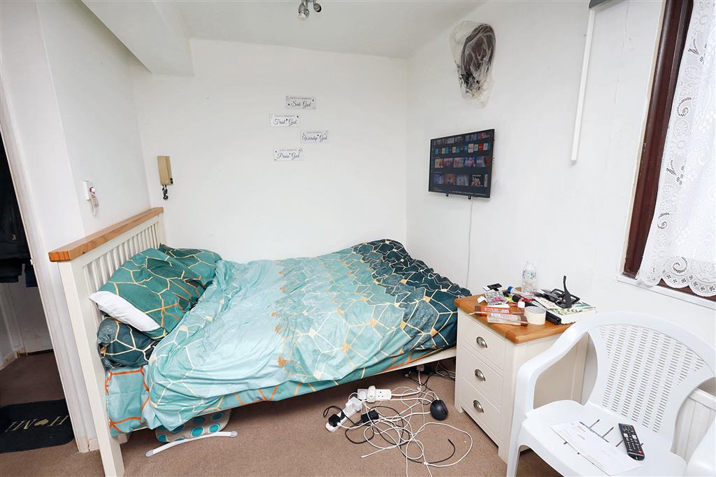 Flat 8, Sheridan Lodge, 38, Potters Road, BARNET, Hertfordshire, EN5 5HW