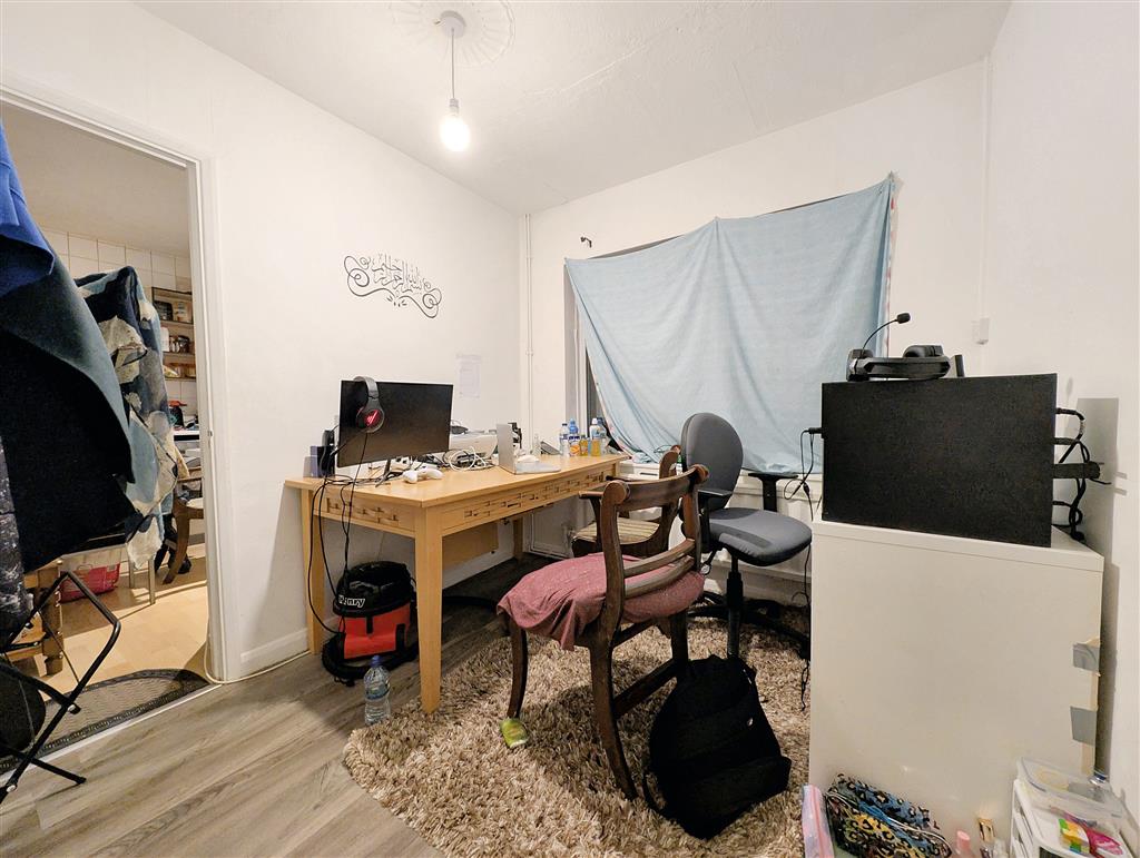 2a, Colston Avenue, CARSHALTON, Surrey, SM5 2NU