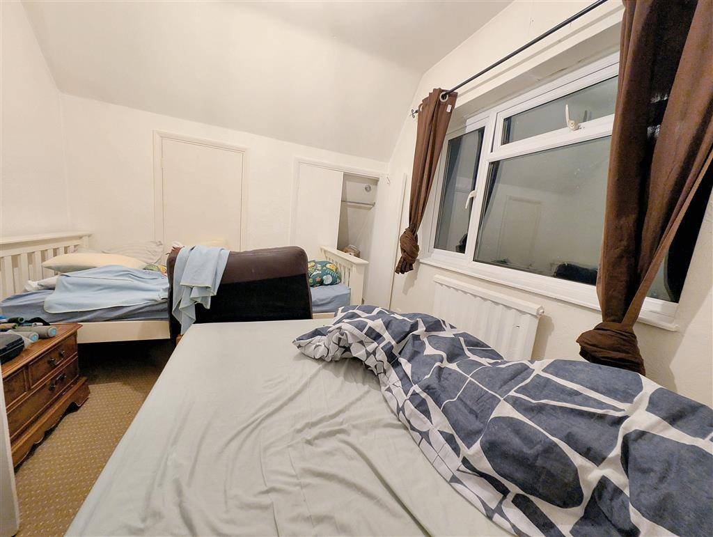 2a, Colston Avenue, CARSHALTON, Surrey, SM5 2NU
