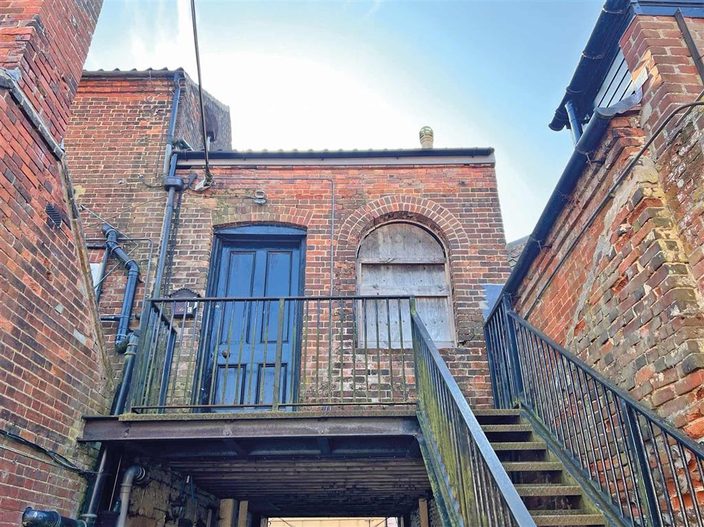 Flat E, 9, Norwich Street, FAKENHAM, Norfolk, NR21 9AF