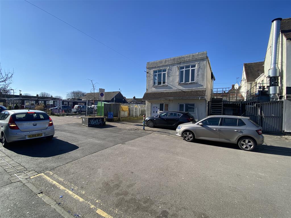 Flat 2, Salisbury Court, Salisbury Street, SWINDON, Wiltshire, SN1 2AN
