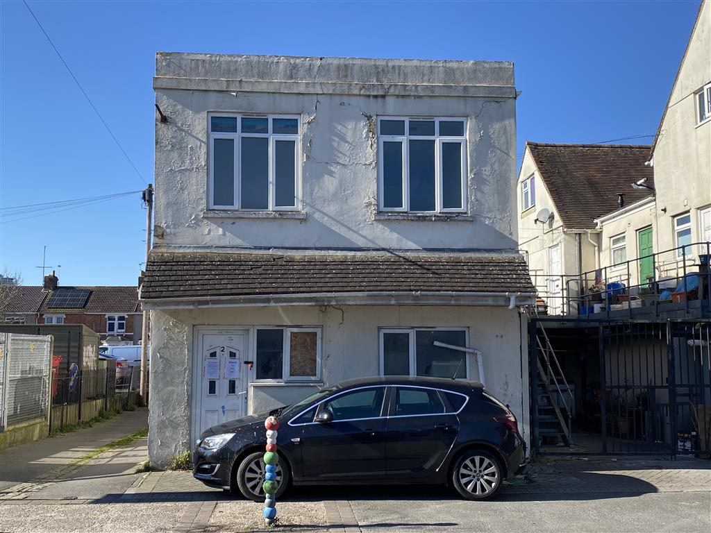 Flat 2, Salisbury Court, Salisbury Street, SWINDON, Wiltshire, SN1 2AN